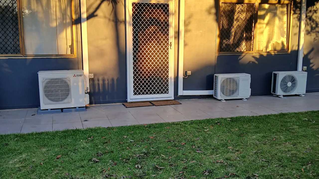 Room in a share house