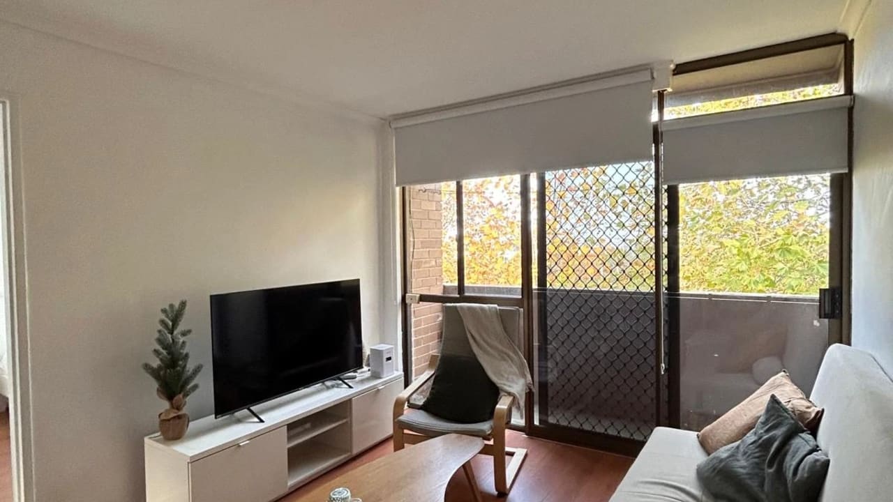 Furnished room in a flatshare