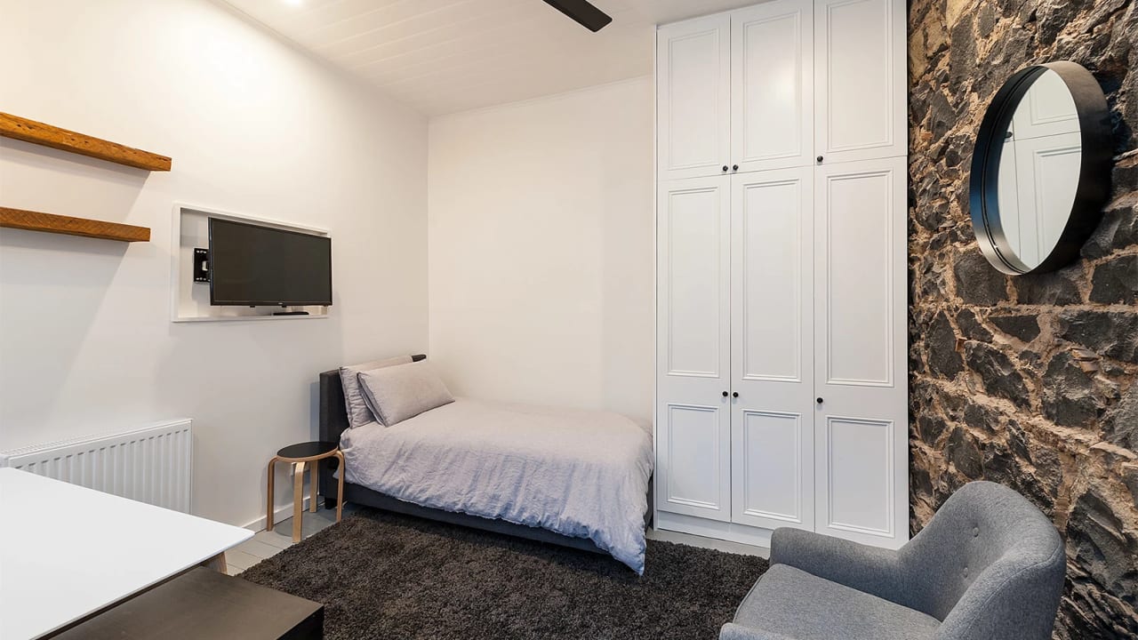 Furnished room in a share house