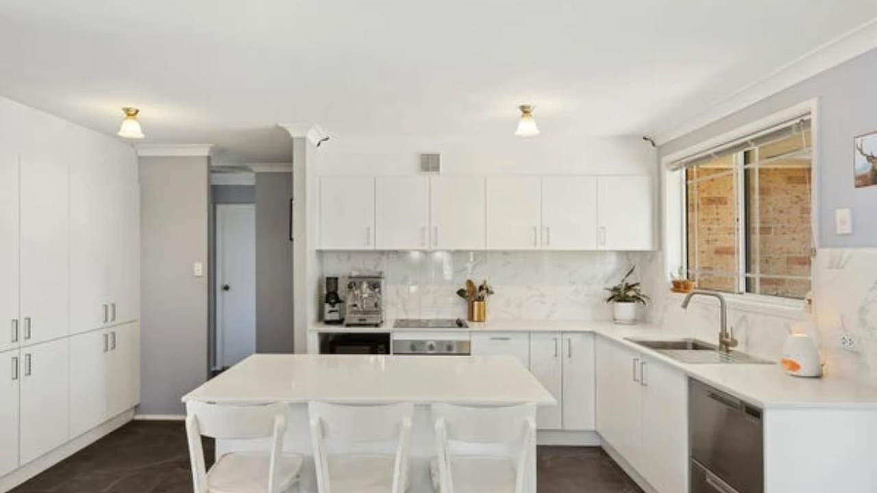 Unfurnished room in a share house