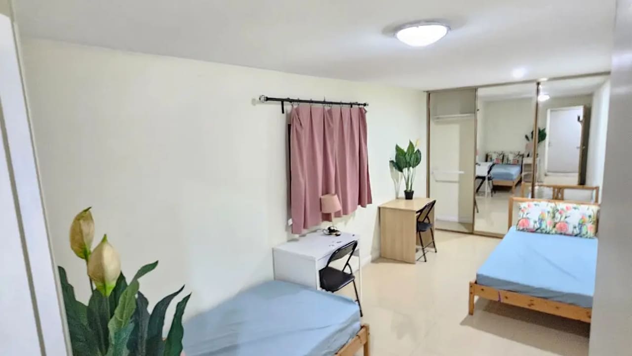Furnished room in a share house
