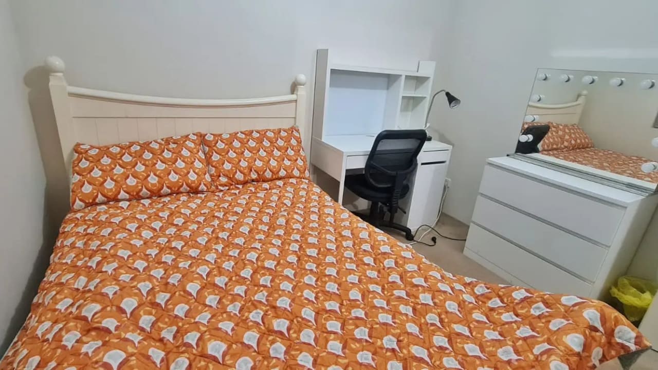 Furnished room in a share house