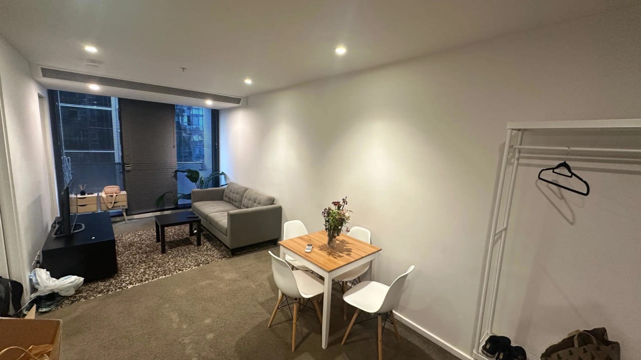 Furnished room in a flatshare