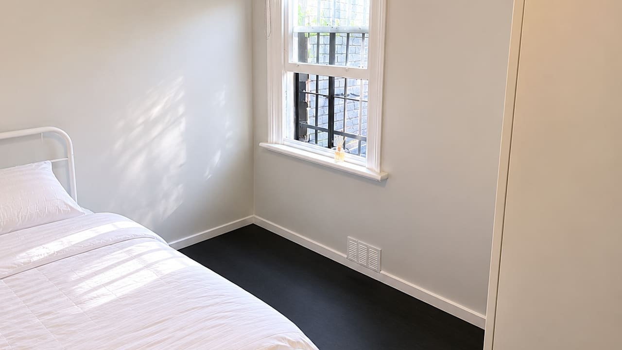 Furnished room in a flatshare