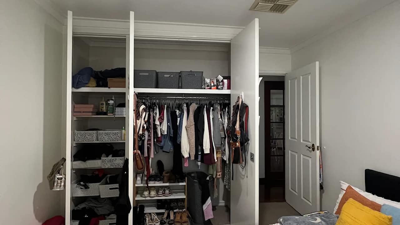 Furnished room in a share house