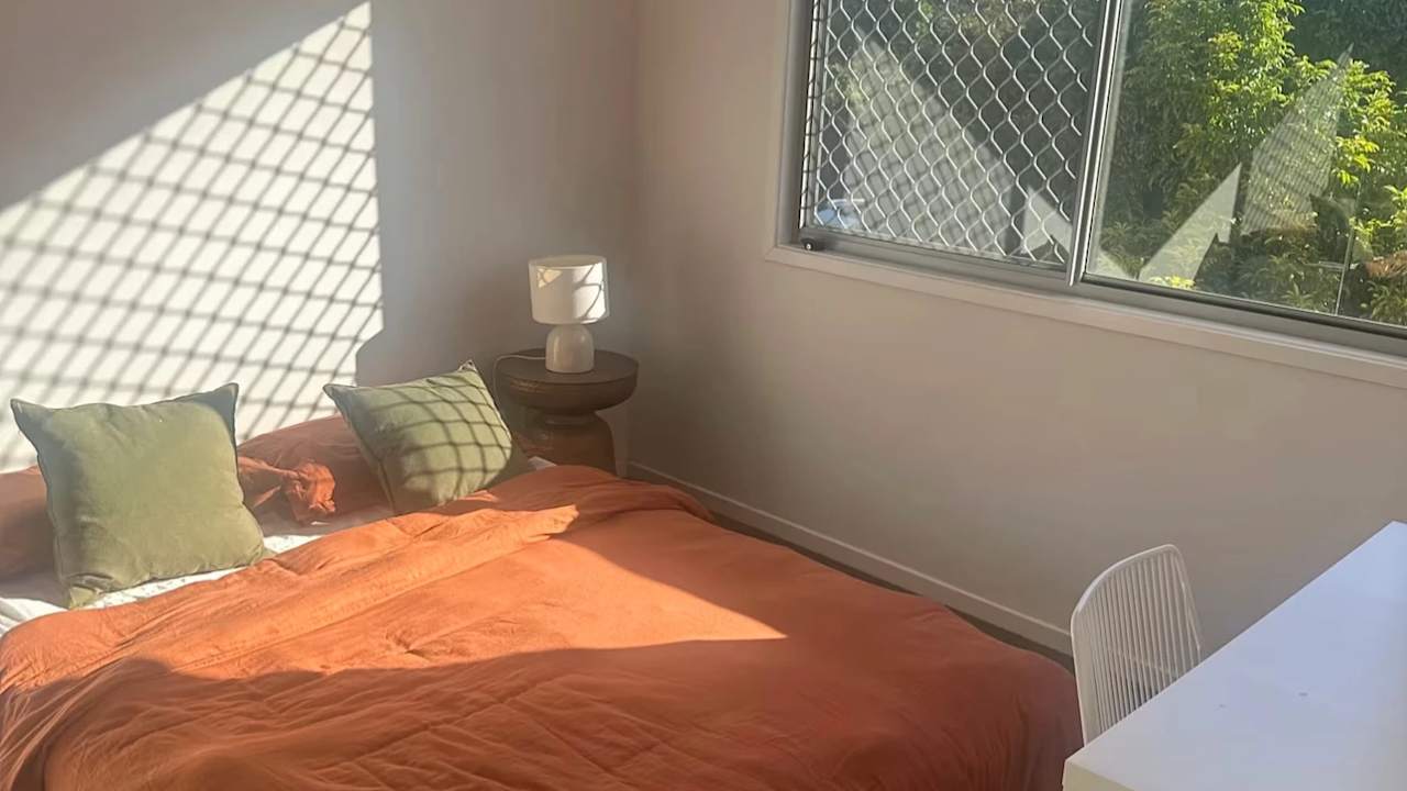 Furnished room with own bathroom