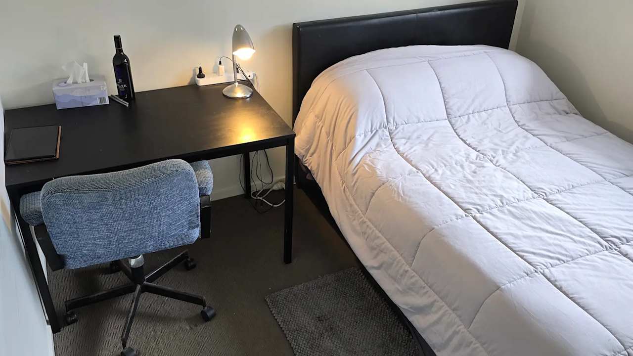 Furnished room in a share house