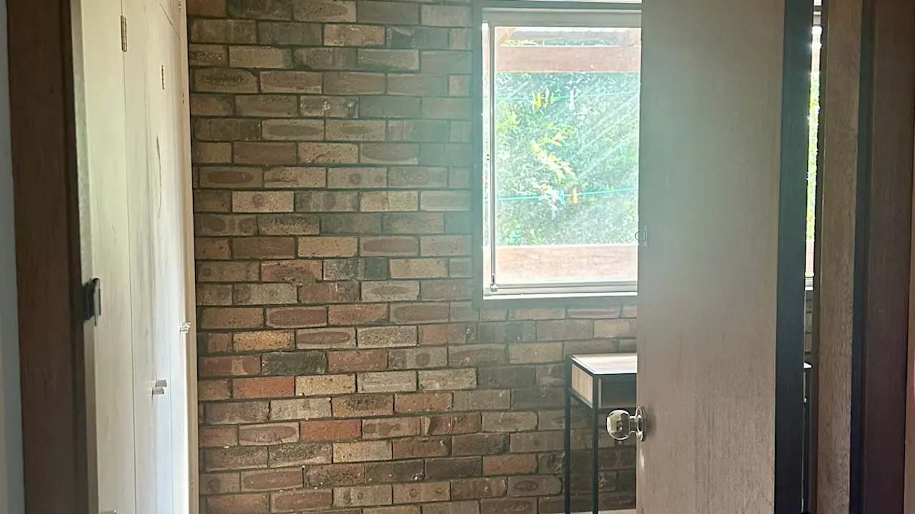 Room in a share house