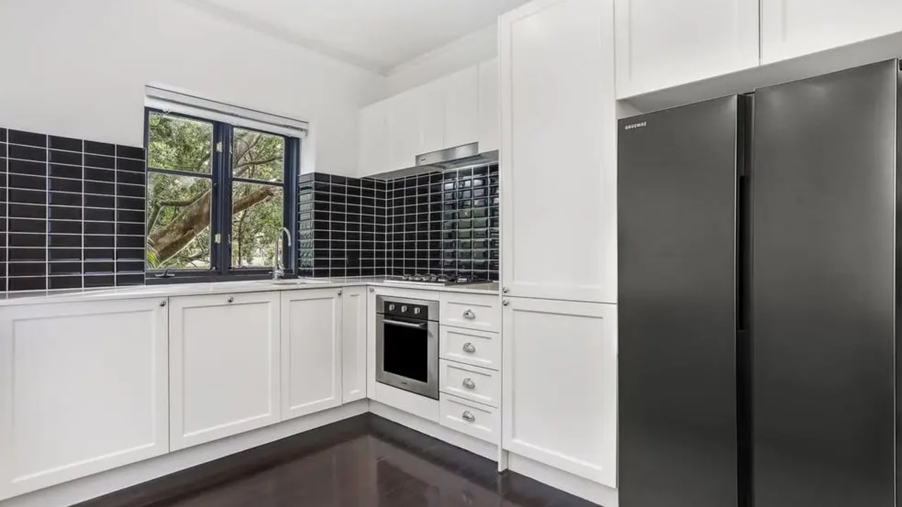Unfurnished room in a flatshare
