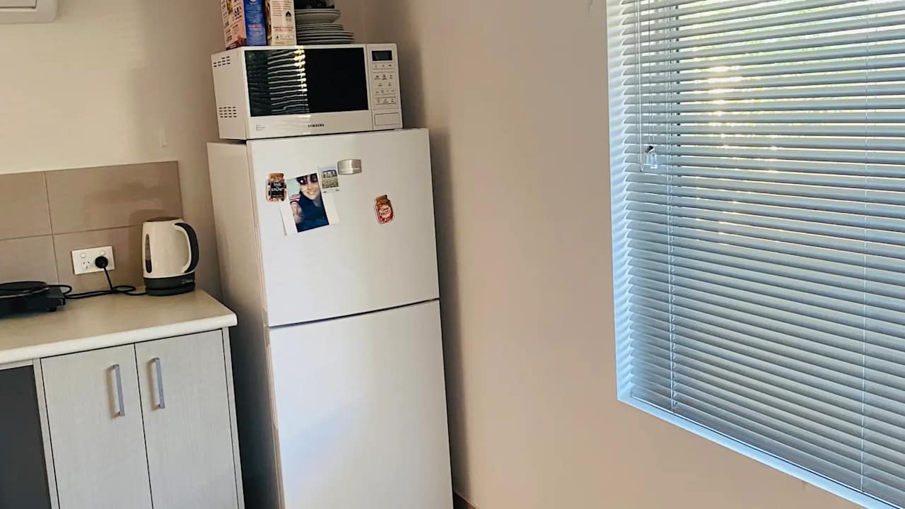 Whole property with 1 room for rent