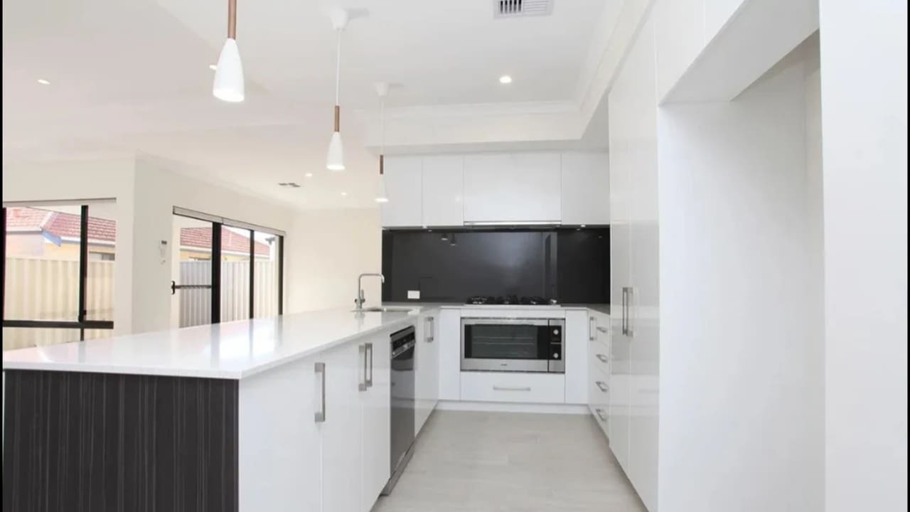 Whole property with 3 rooms for rent
