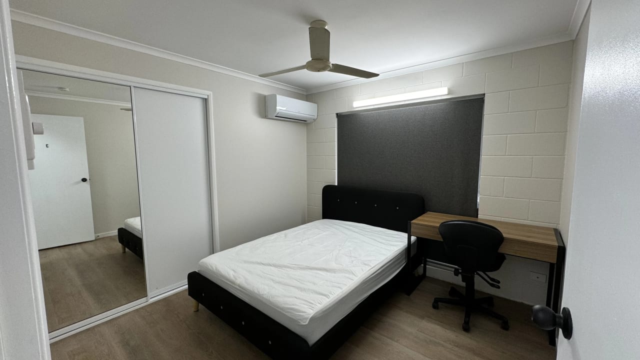 Furnished room in a share house