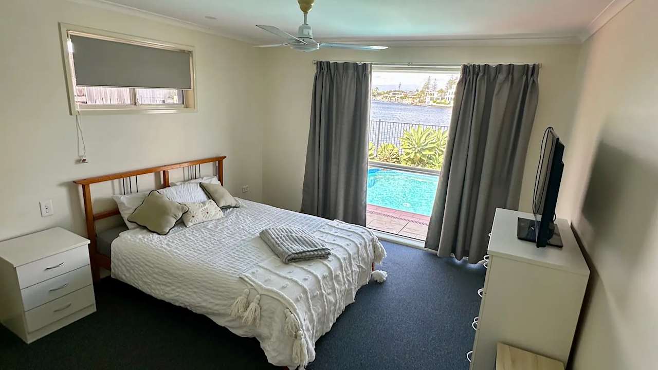Furnished room with own bathroom