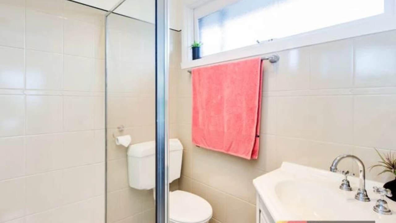 Furnished room with ensuite in a share house