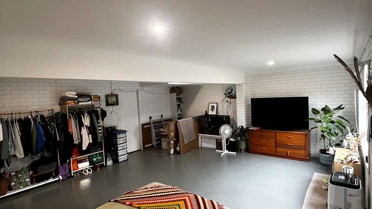 Unfurnished room with own bathroom