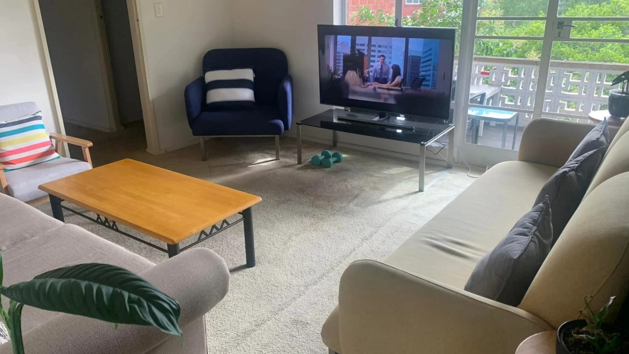 Furnished room in a flatshare