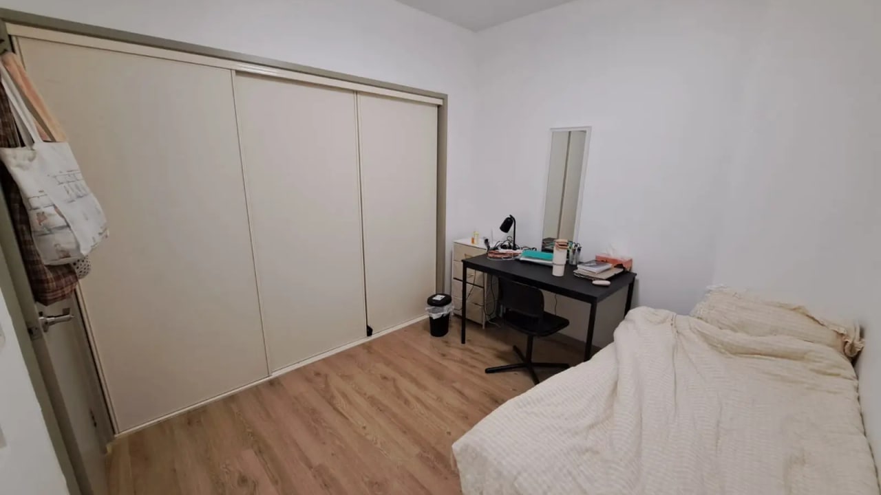 Furnished room in a flatshare