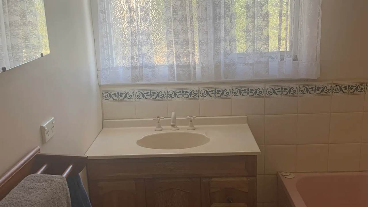 Room in a share house