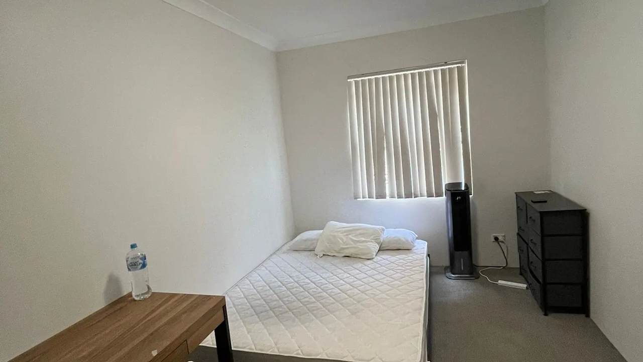 Unfurnished room in a flatshare