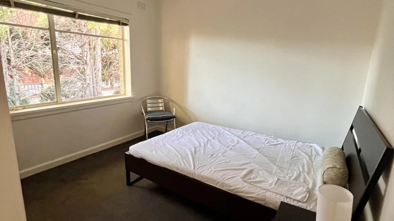 Furnished room in a flatshare