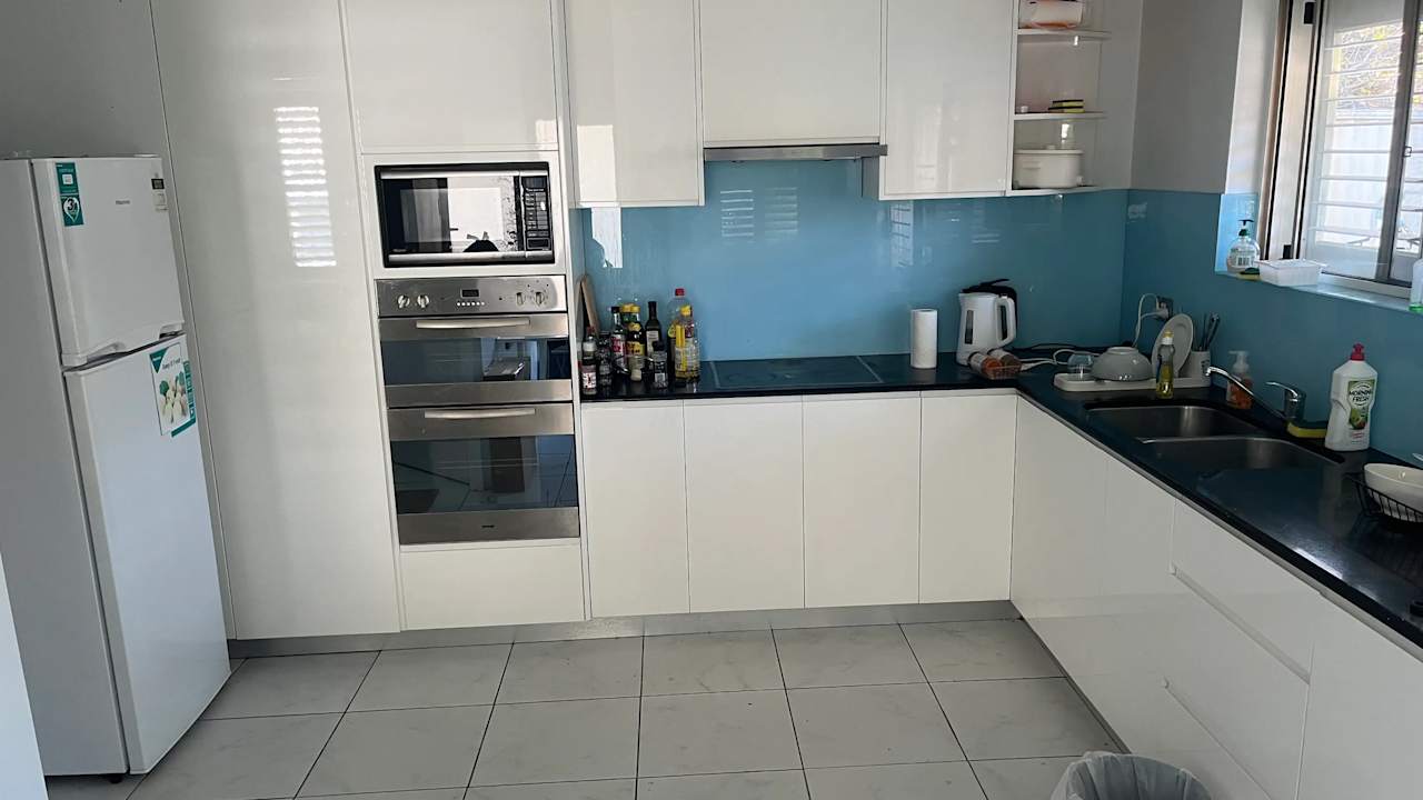 Room in a share house