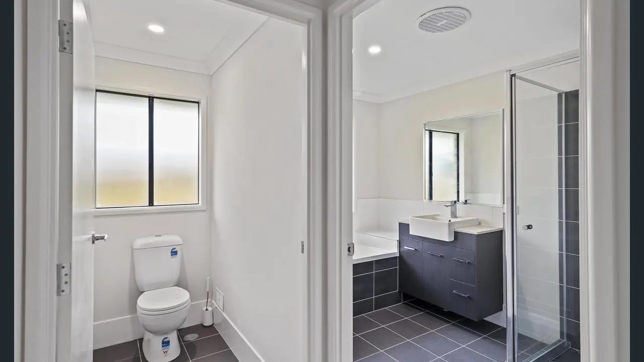 Room in a share house