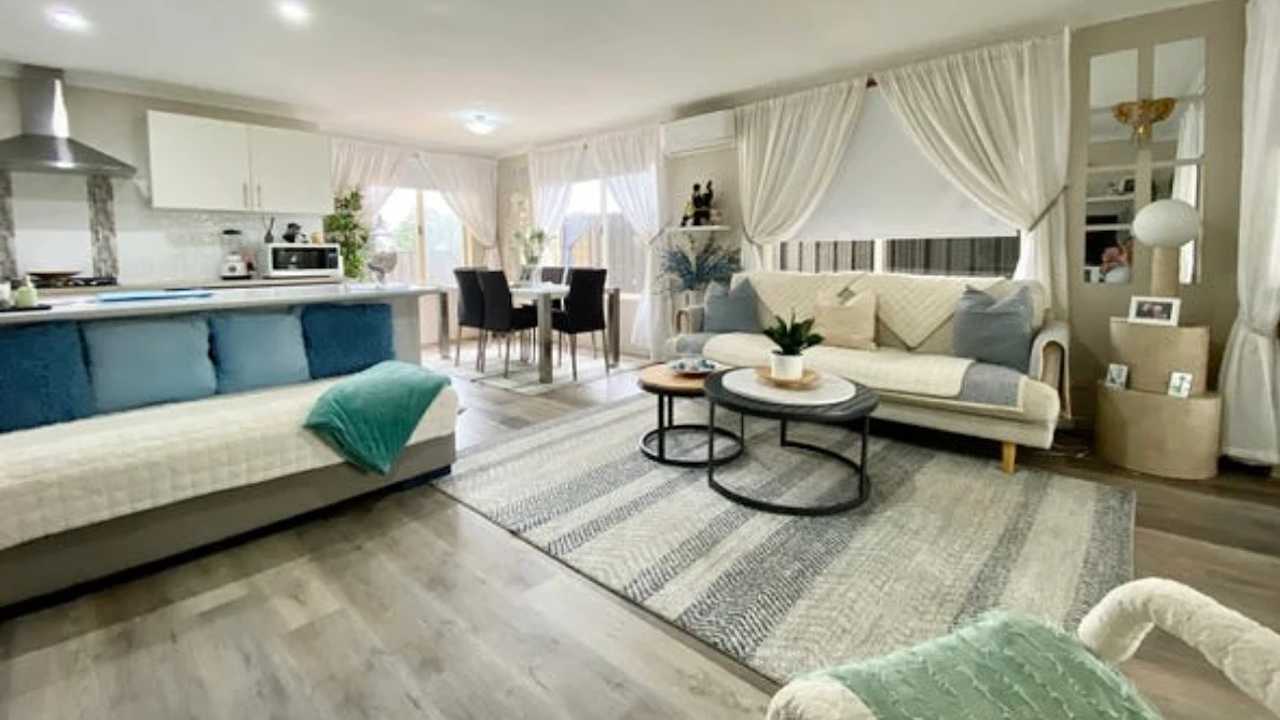 Furnished room in a share house