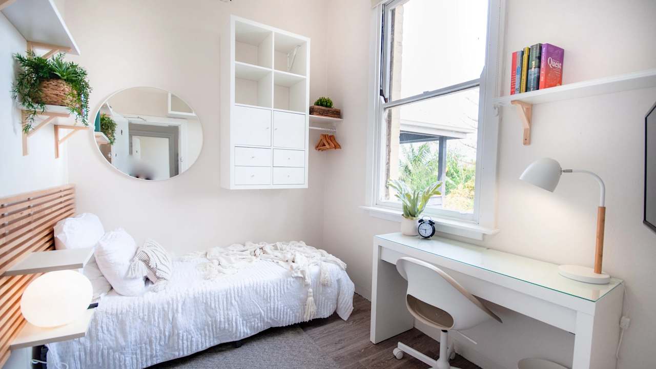 Furnished room in a share house