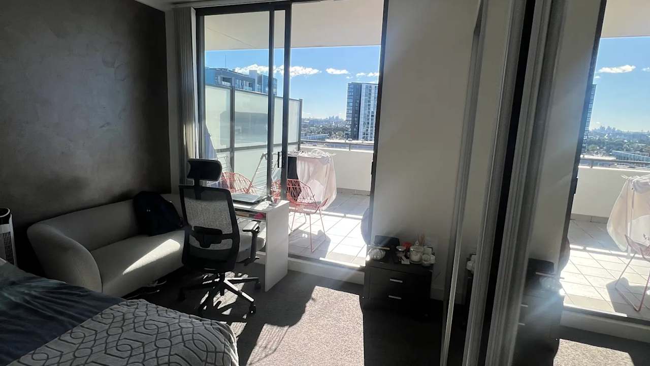Furnished room in a flatshare