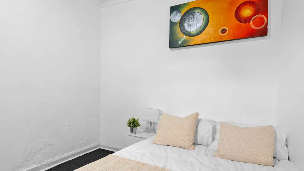 Furnished room in a share house