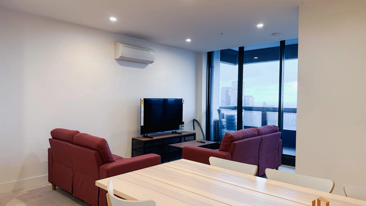Furnished room in a flatshare