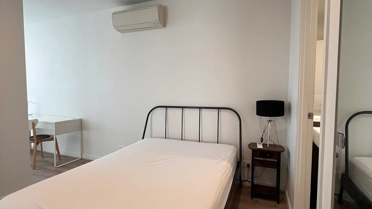 Room with ensuite in a flatshare
