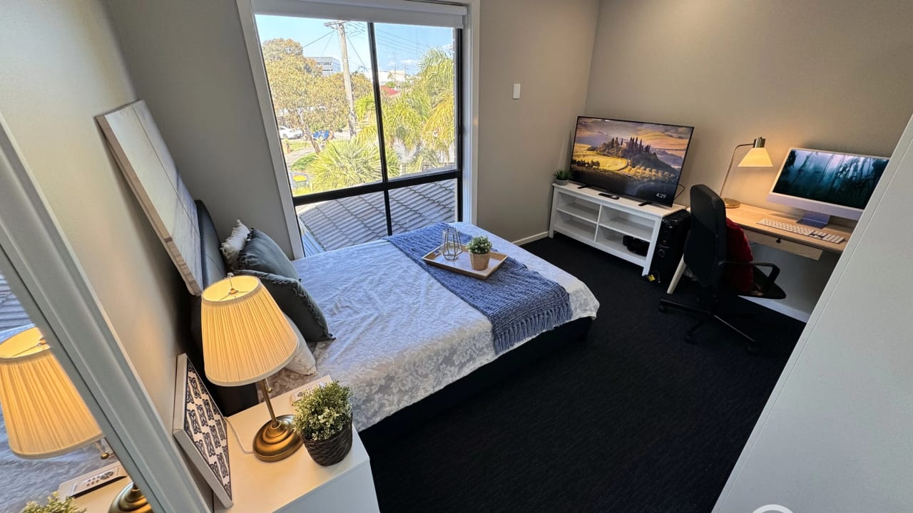 Furnished room in a share house