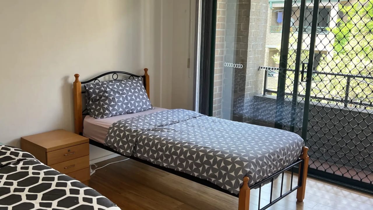 Furnished room in a flatshare