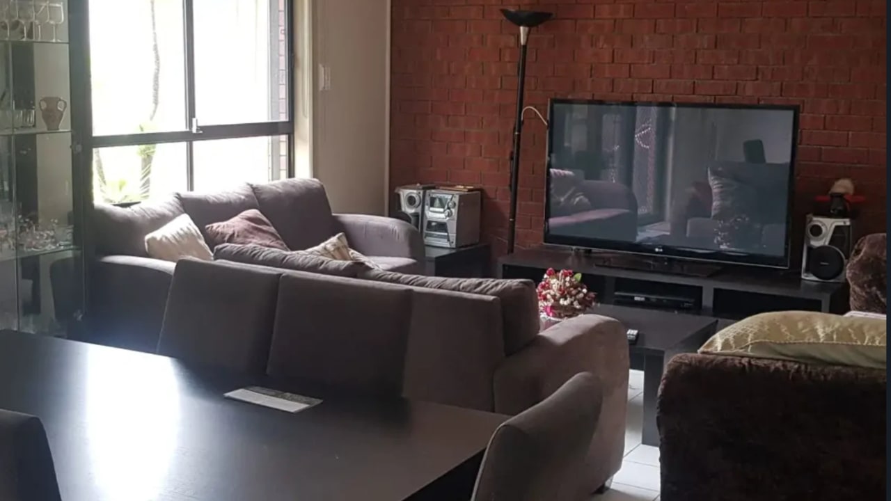 Unfurnished room in a flatshare