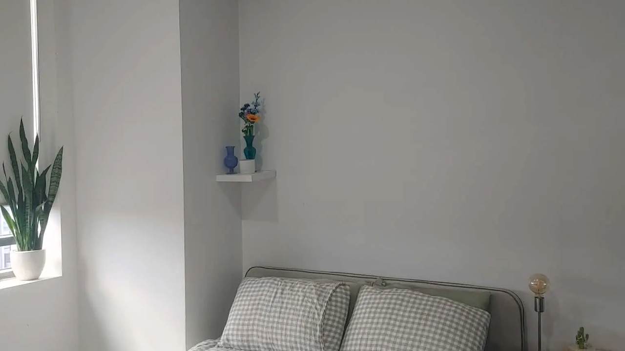 Unfurnished room with own bathroom