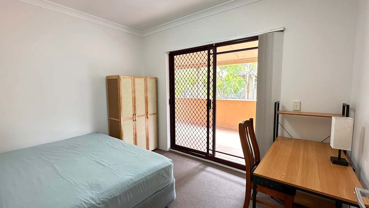 Furnished room in a share house