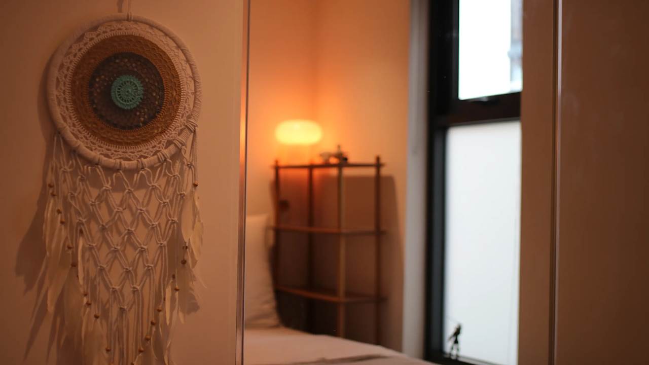 Furnished room in a flatshare
