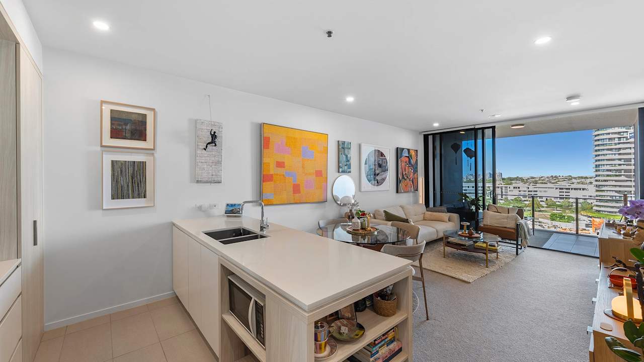 Furnished room with ensuite in a flatshare