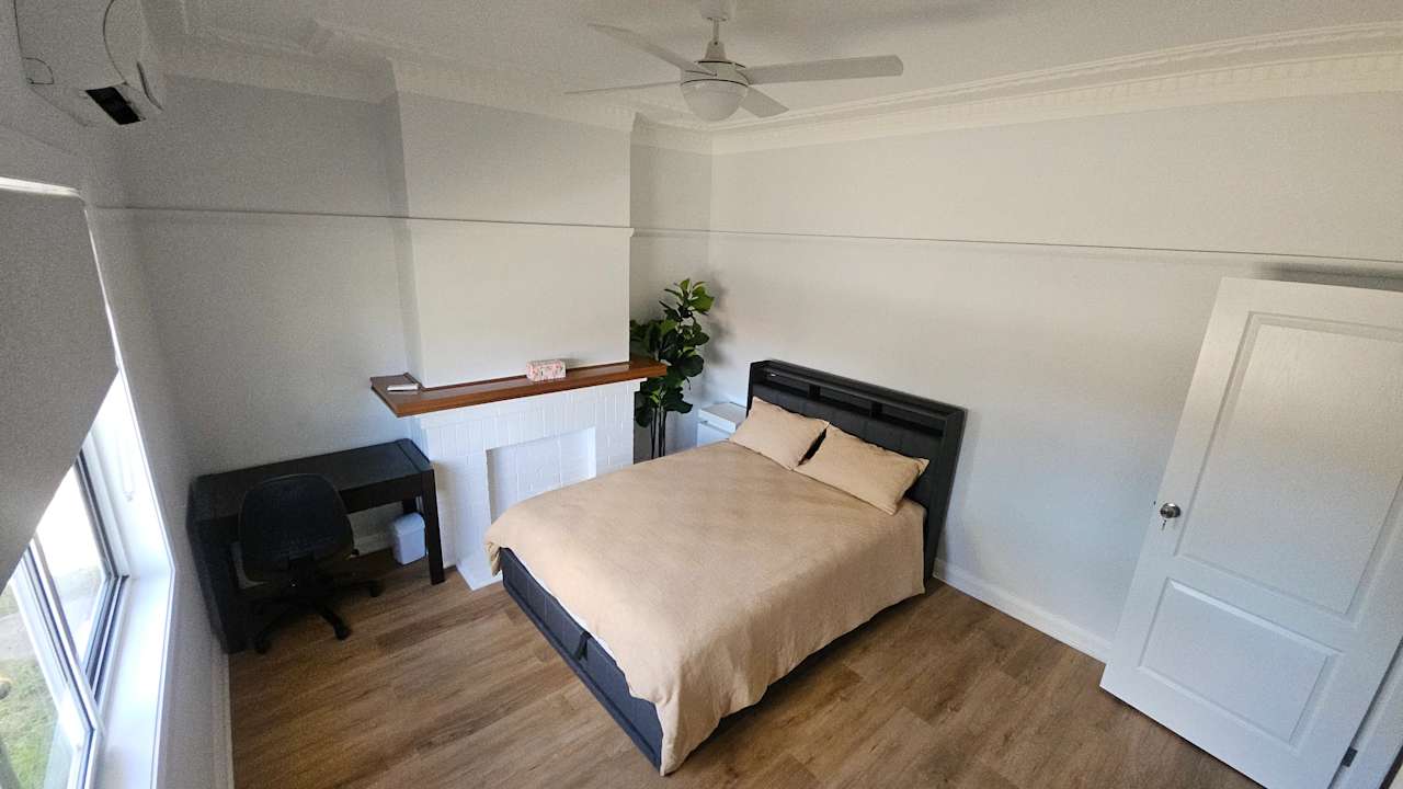 Furnished room in a share house