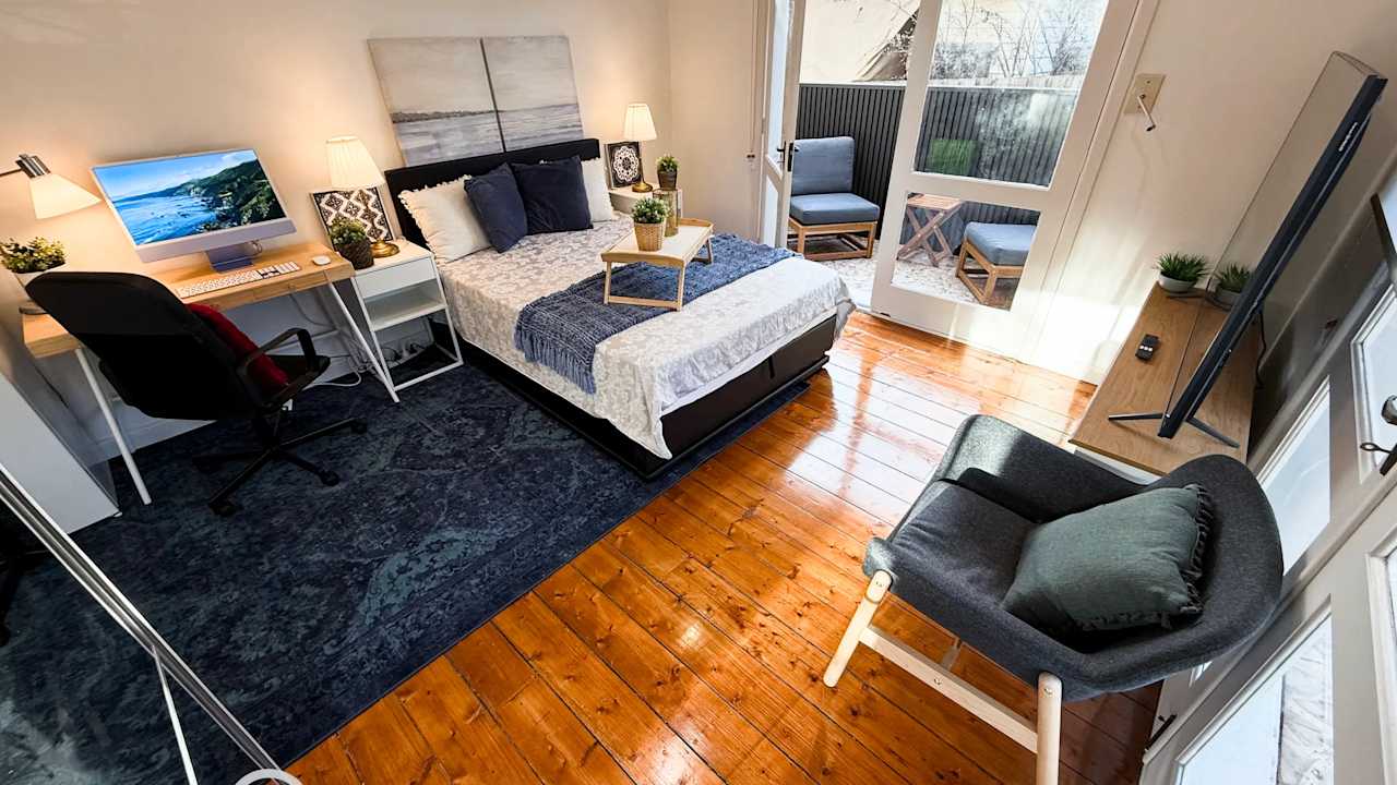 Furnished room in a share house