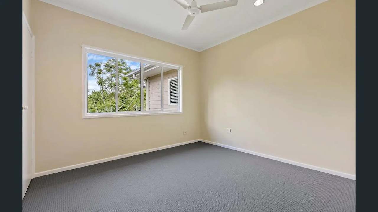 Room in a share house