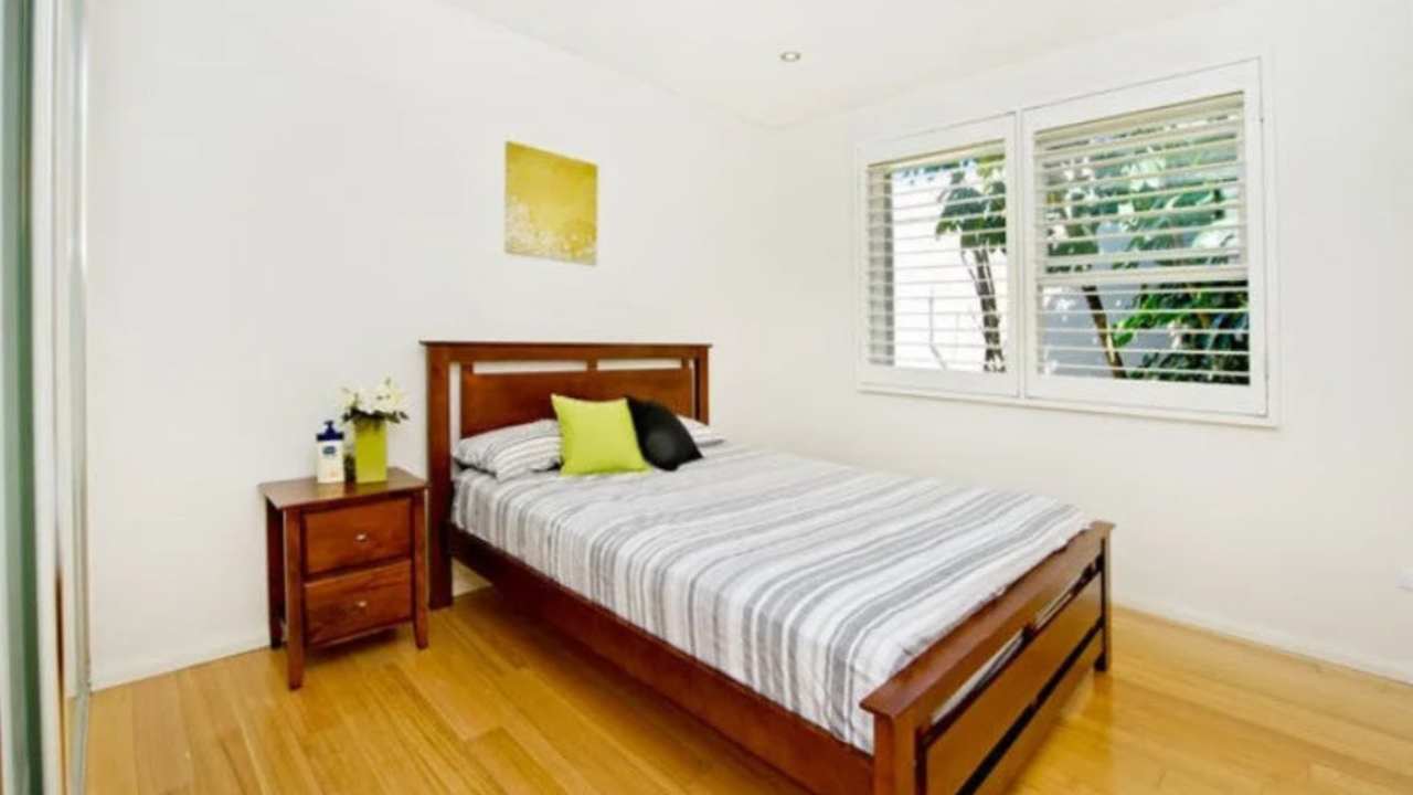 Unfurnished room in a flatshare