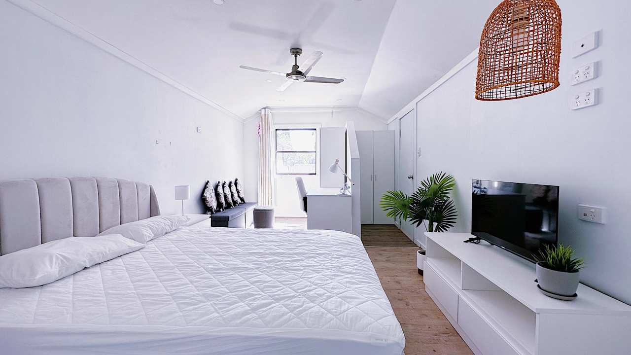Furnished room studio flat for rent