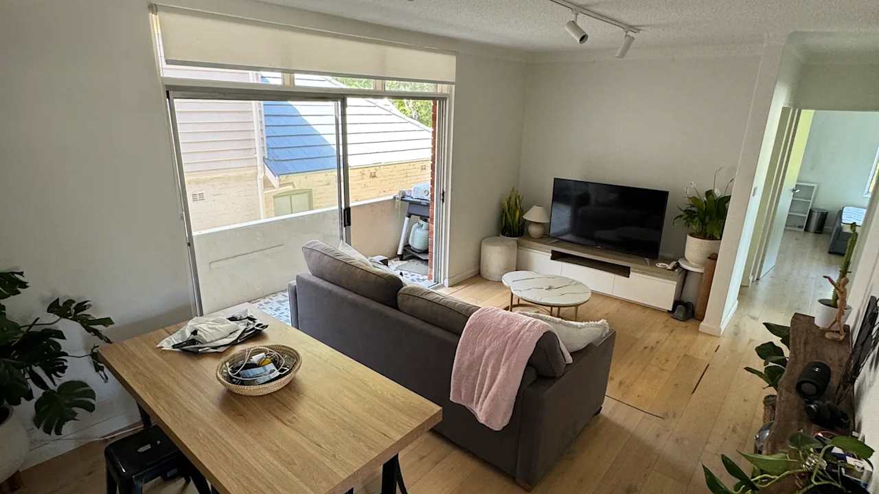 Furnished room in a flatshare