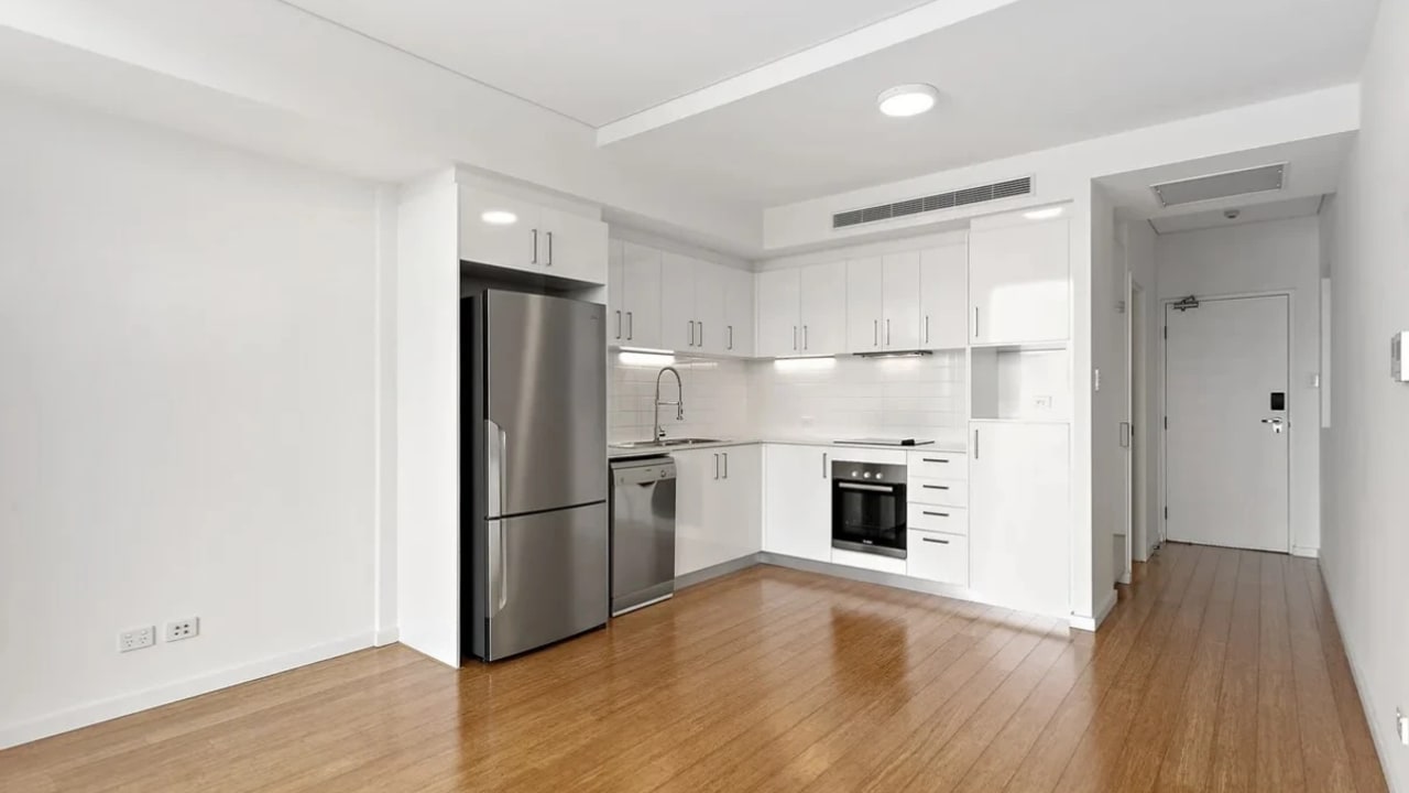 Unfurnished room in a flatshare