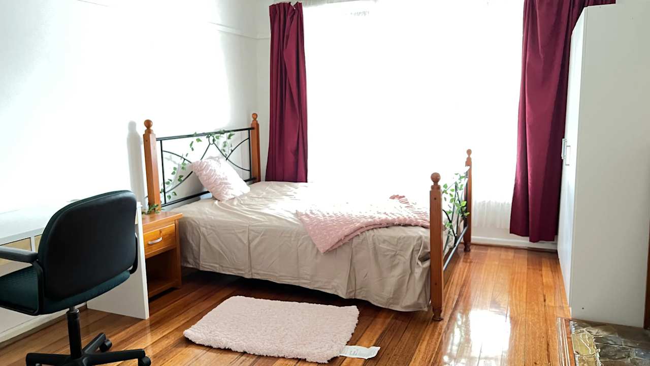 Room in a share house