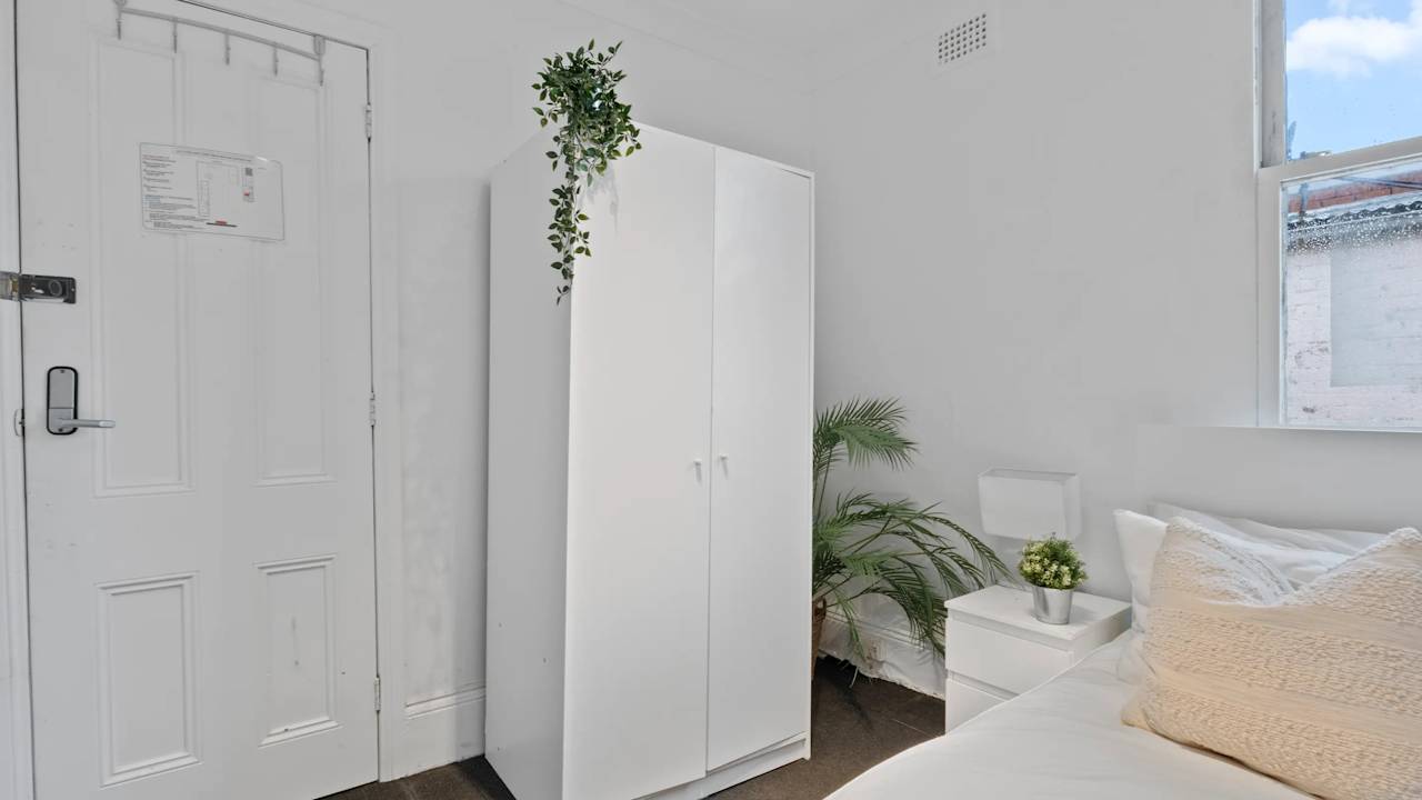 Furnished room in a share house