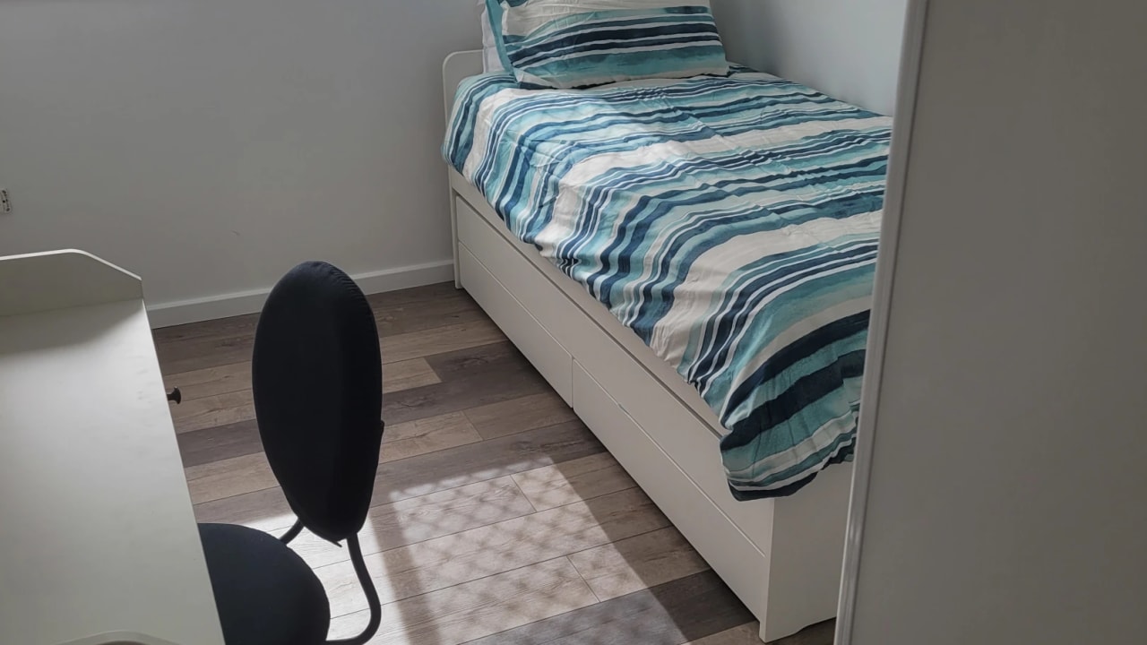 Furnished room with own bathroom