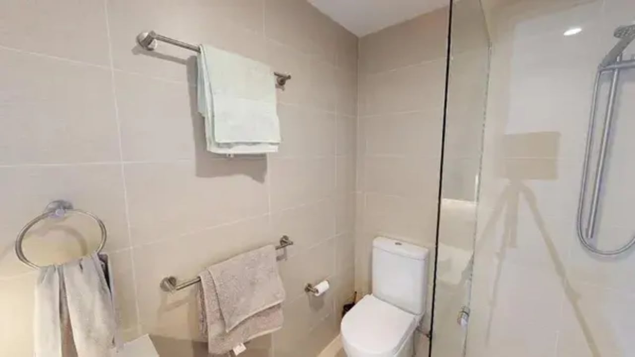 Whole property with 2 rooms for rent
